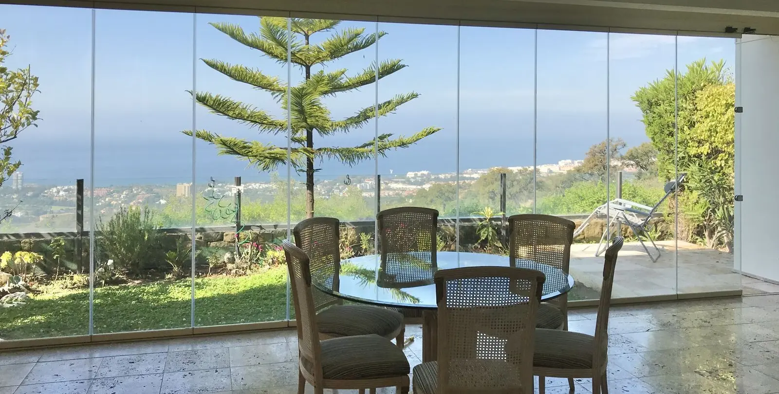 Sale of middle floor apartment in Altos de los Monteros 15