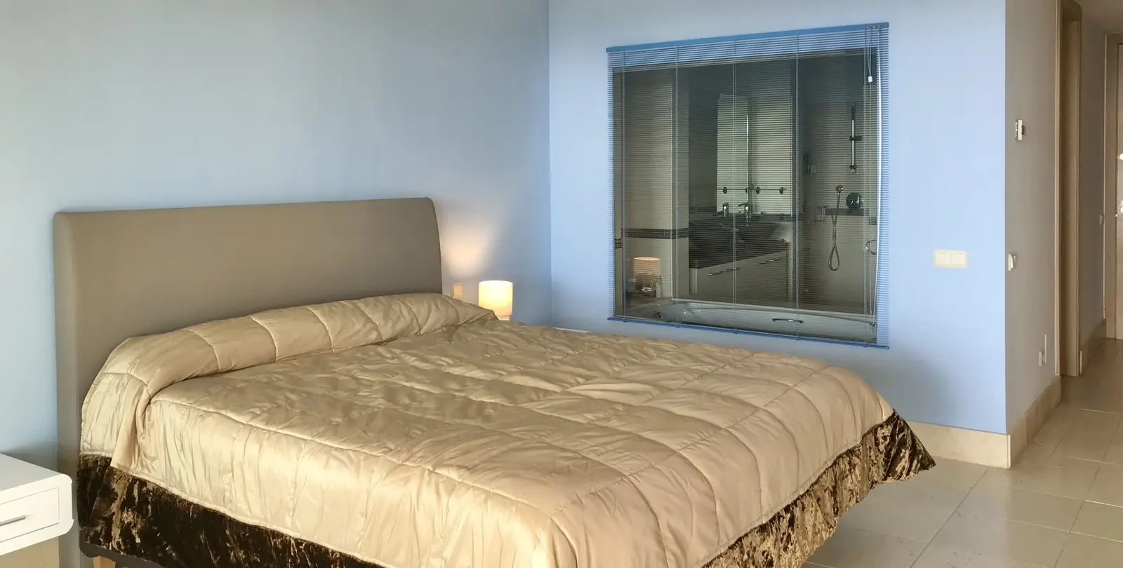 Sale of middle floor apartment in Altos de los Monteros 21