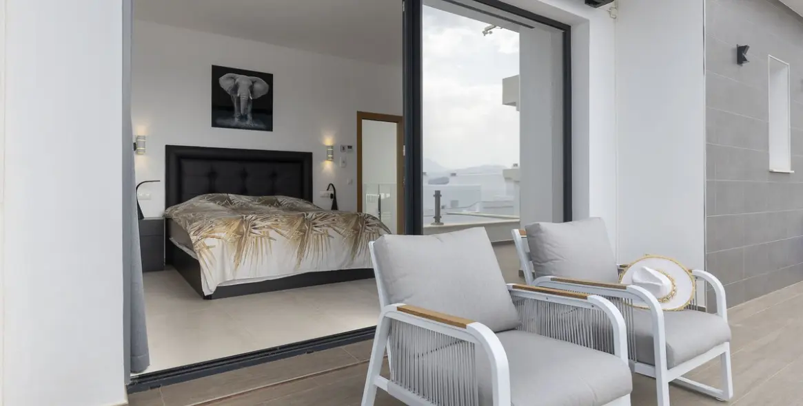 Sale of detached villa in Coín 32