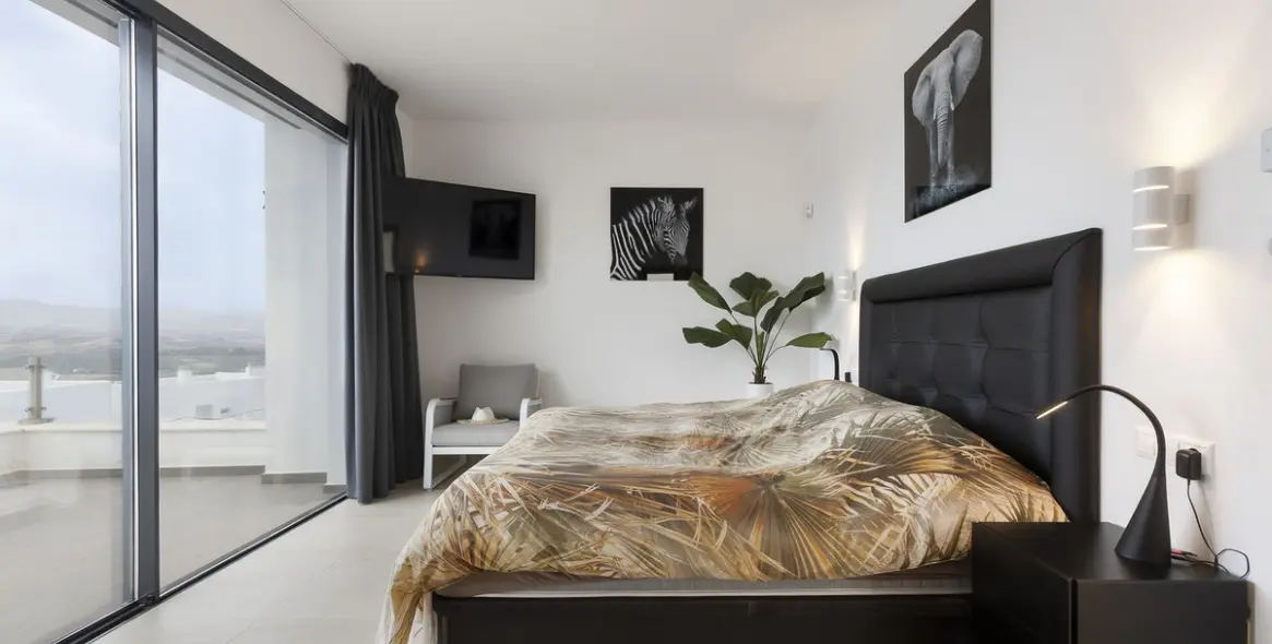 Sale of detached villa in Coín 39