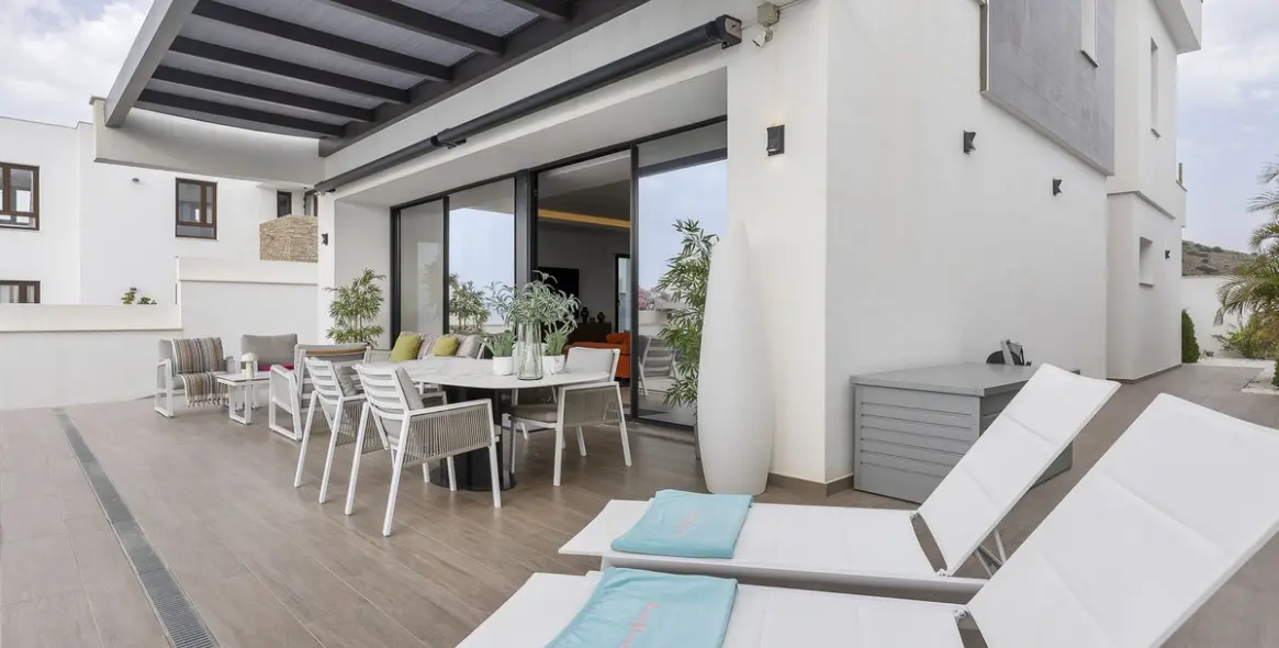 Sale of detached villa in Coín 57