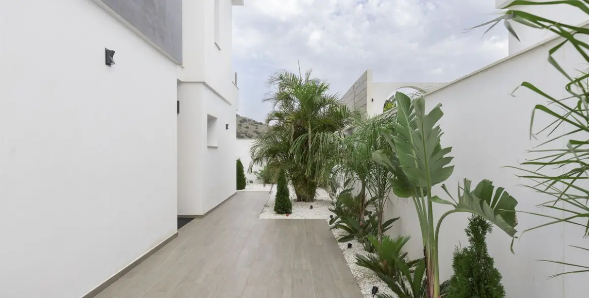 Sale of detached villa in Coín 59