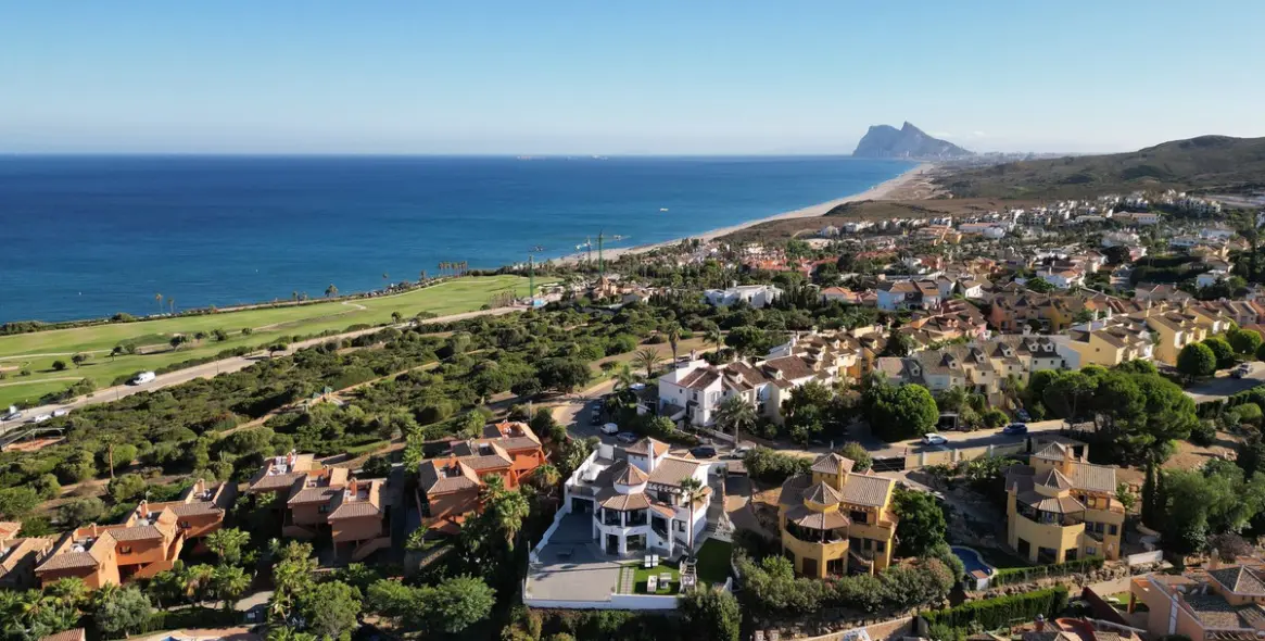 Продажа  отдельно стоящей виллы в La Alcaidesa 2