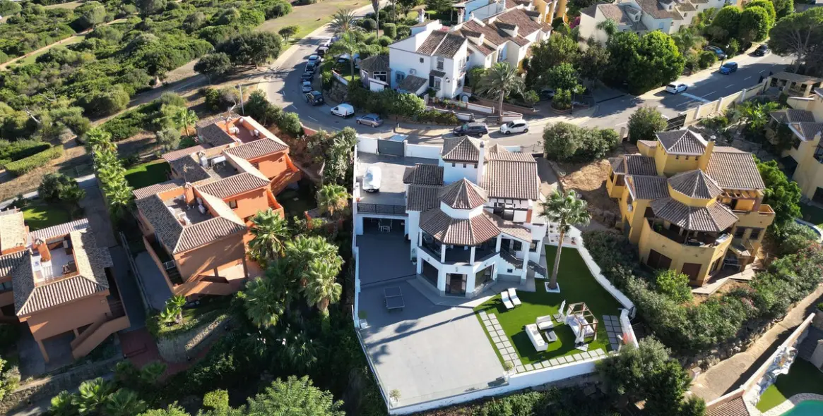 Продажа  отдельно стоящей виллы в La Alcaidesa 7