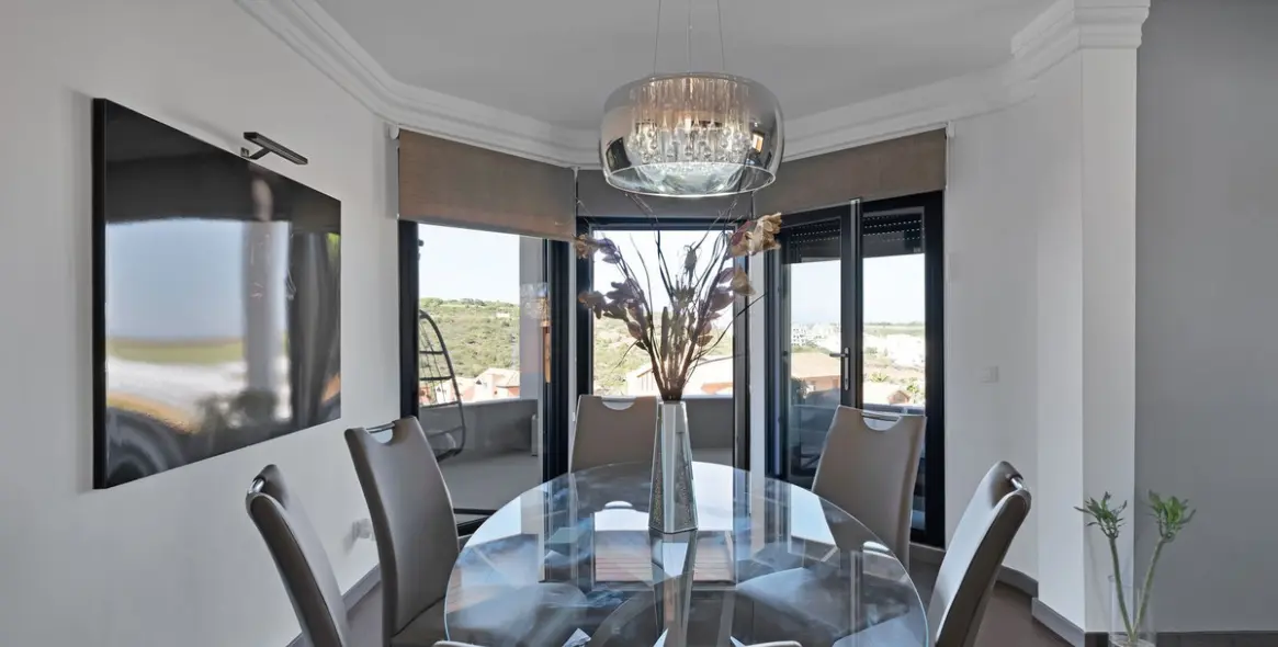 Продажа  отдельно стоящей виллы в La Alcaidesa 13