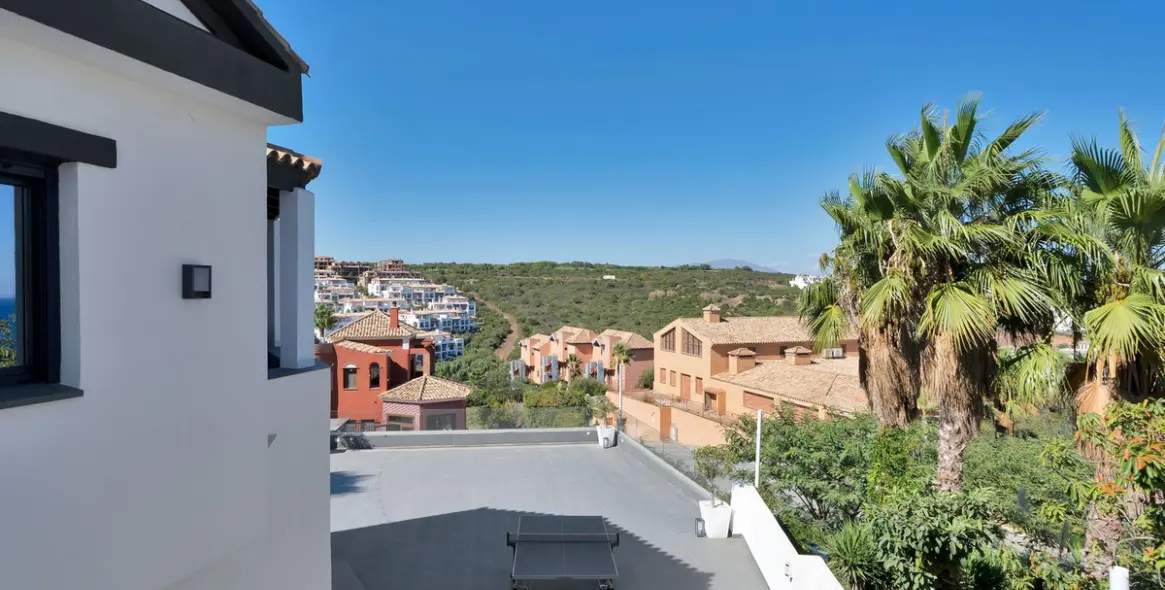 Продажа  отдельно стоящей виллы в La Alcaidesa 18