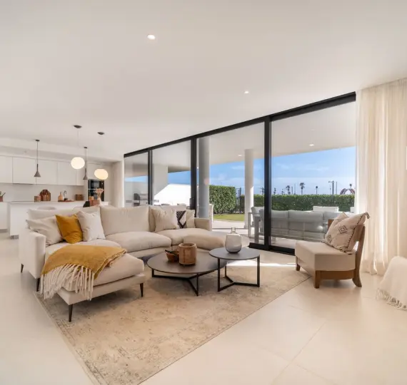 Продажа апартаментов на первом этаже в Fuengirola
