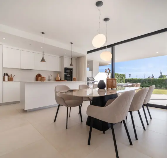 Продажа апартаментов на первом этаже в Fuengirola