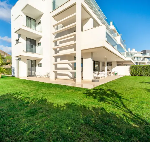 Продажа апартаментов на первом этаже в Fuengirola