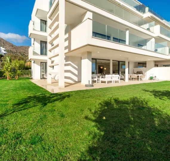 Продажа апартаментов на первом этаже в Fuengirola