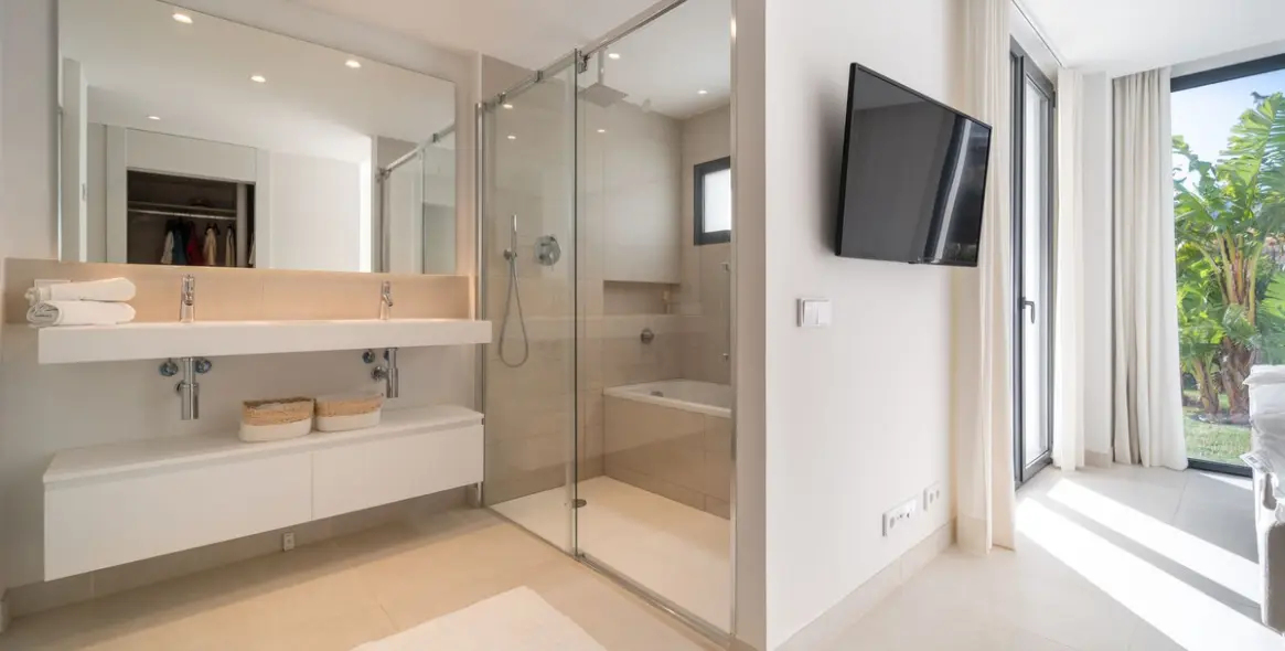 Sale of ground floor apartment in Fuengirola 17