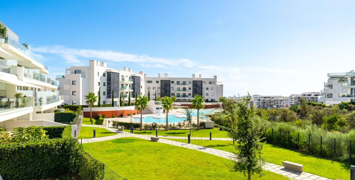 Sale of ground floor apartment in Fuengirola 36