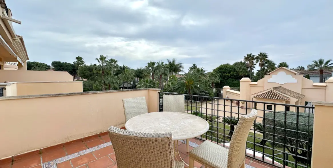 Продажа апартаментов на среднем этаже в Puerto Banús 23