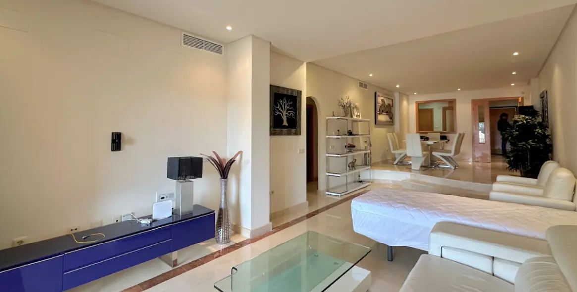 Продажа апартаментов на среднем этаже в Puerto Banús 30