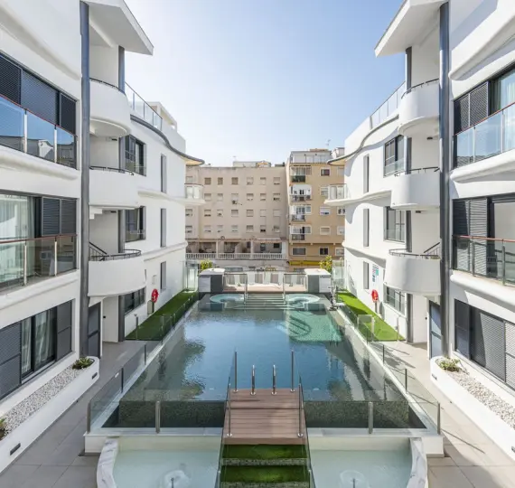 Middle floor apartment R5186287