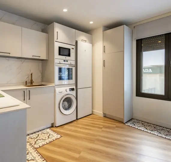 Middle floor apartment R5186287