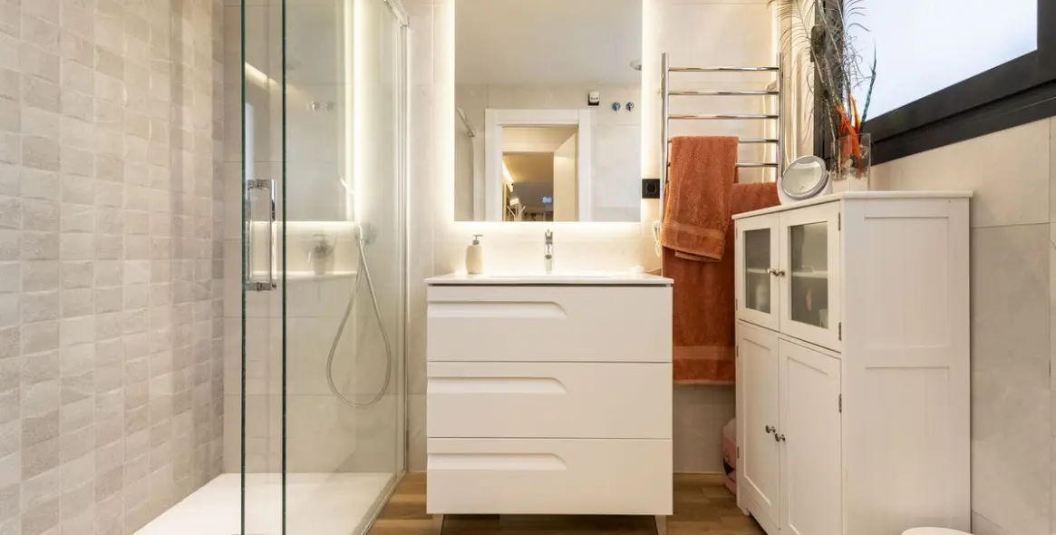 Sale of middle floor apartment in Estepona 13