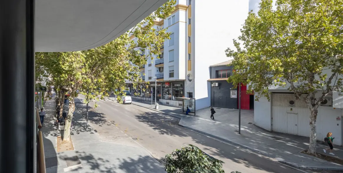 Sale of middle floor apartment in Estepona 18