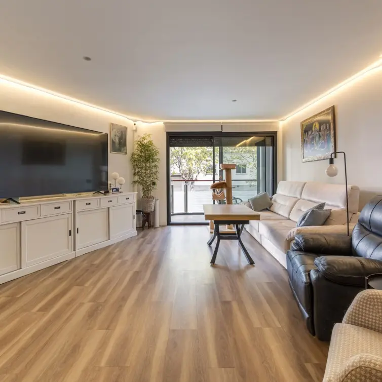 Продажа апартаментов на среднем этаже в Estepona