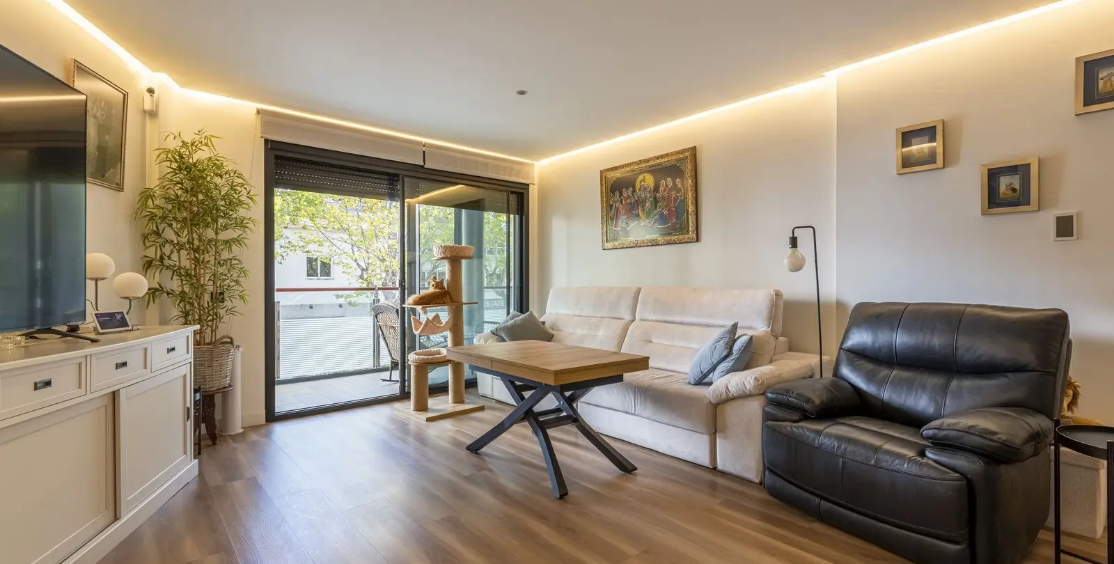 Sale of middle floor apartment in Estepona 7