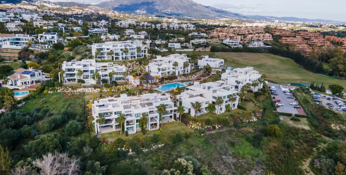 Продажа апартаментов на первом этаже в Benahavís 1