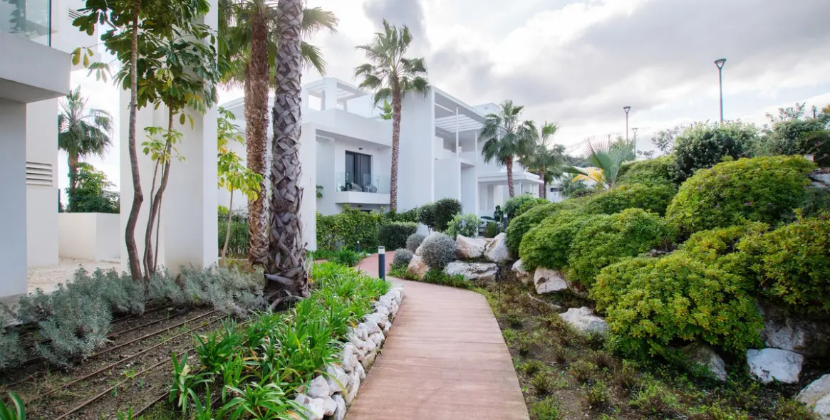 Продажа апартаментов на первом этаже в Benahavís 5