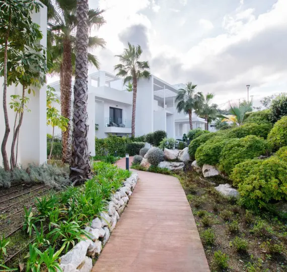 Продажа апартаментов на первом этаже в Benahavís