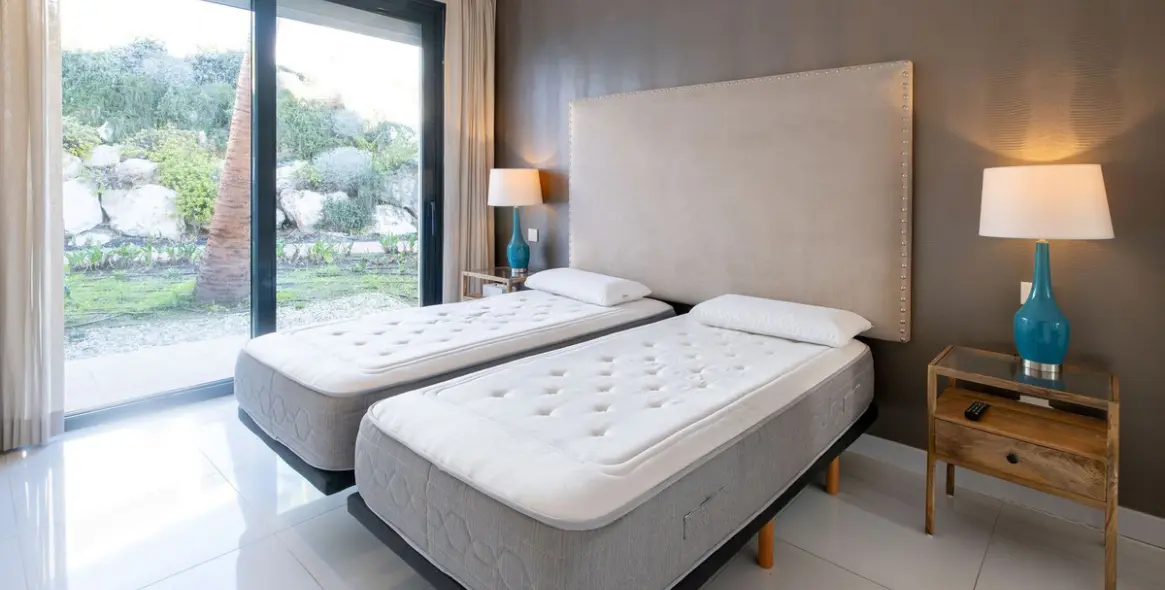 Venta de apartamento en planta baja en Benahavís 19