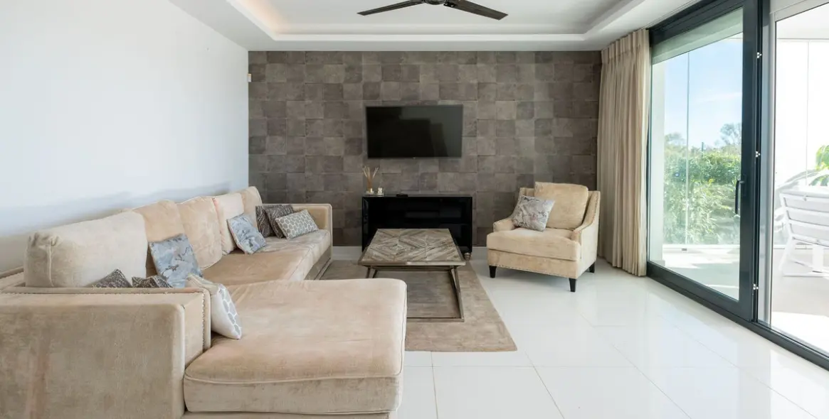 Venta de apartamento en planta baja en Benahavís 2