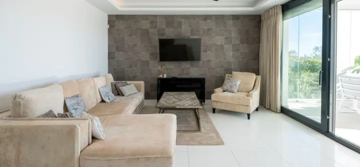 Venta de apartamento en planta baja en Benahavís 1