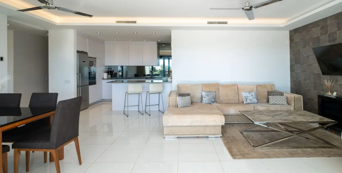 Venta de apartamento en planta baja en Benahavís 3
