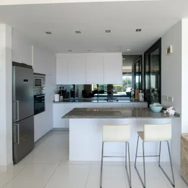 Venta de apartamento en planta baja en Benahavís