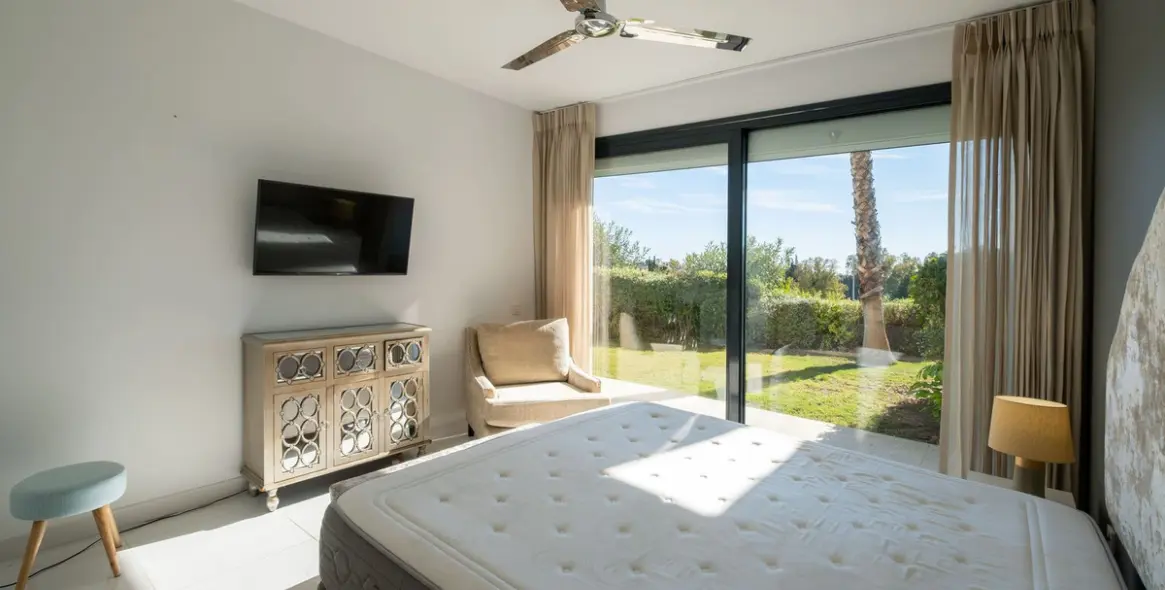 Venta de apartamento en planta baja en Benahavís 16