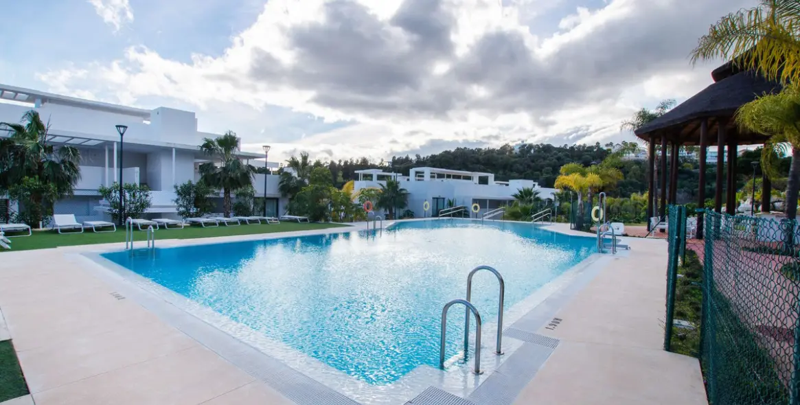 Venta de apartamento en planta baja en Benahavís 28