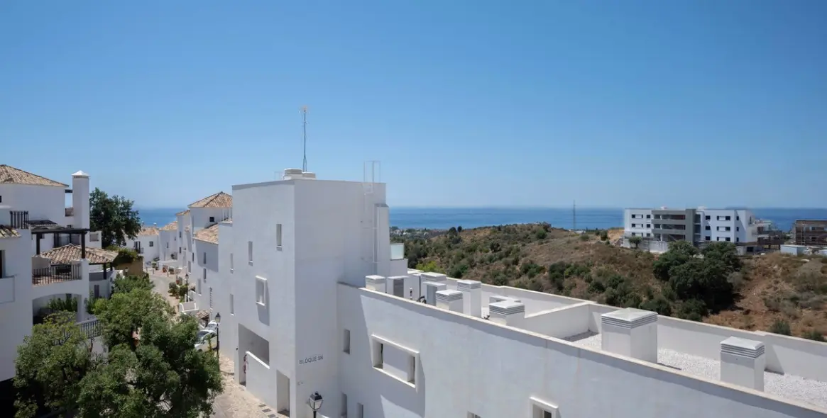 Продажа двухуровневого пентхауса в Altos de los Monteros 1