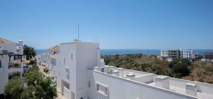 Продажа двухуровневого пентхауса в Altos de los Monteros 0