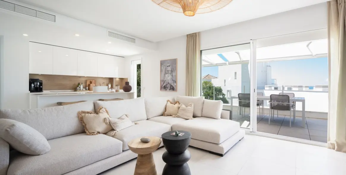 Продажа двухуровневого пентхауса в Altos de los Monteros 3