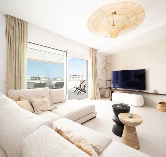 Продажа двухуровневого пентхауса в Altos de los Monteros