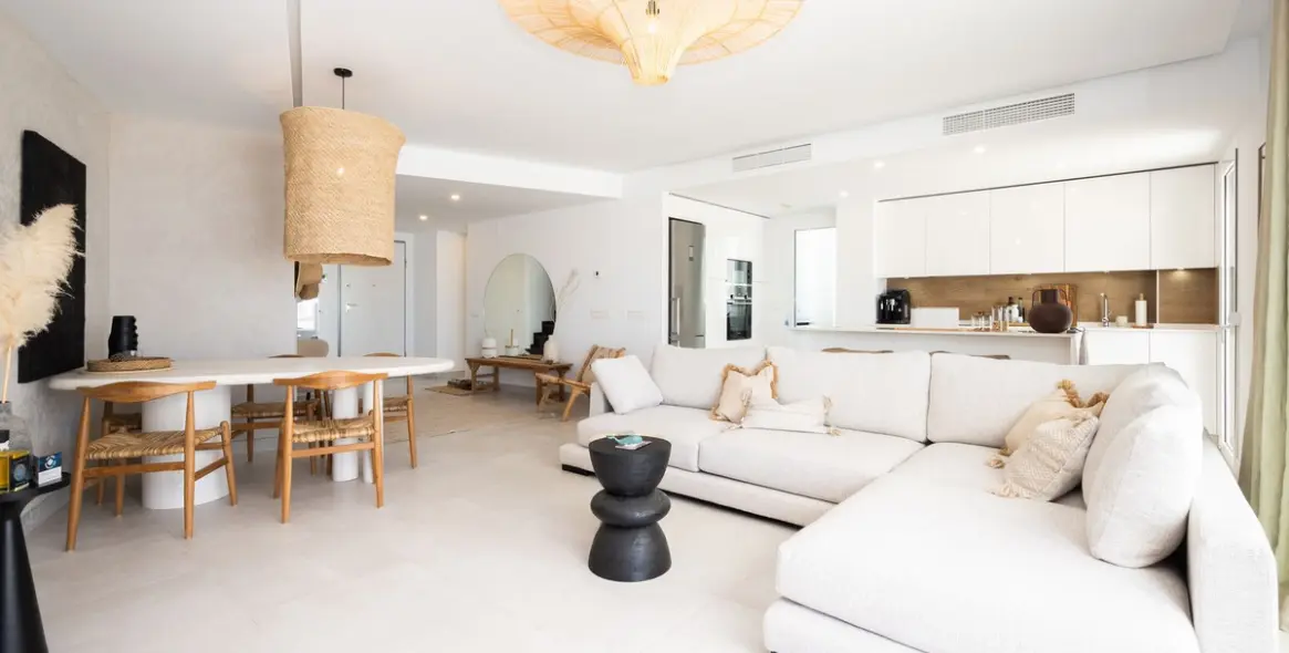 Продажа двухуровневого пентхауса в Altos de los Monteros 5