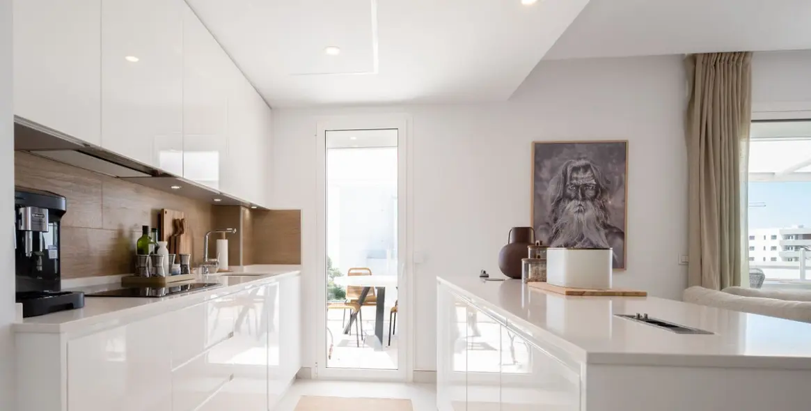 Продажа двухуровневого пентхауса в Altos de los Monteros 6