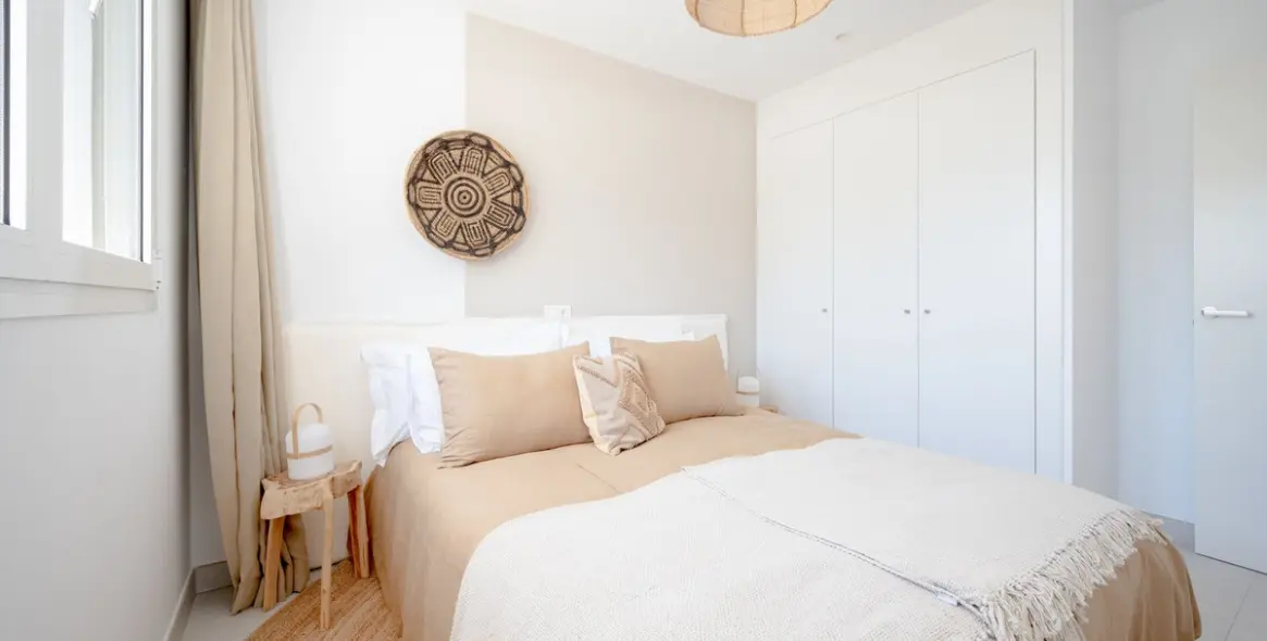 Продажа двухуровневого пентхауса в Altos de los Monteros 10