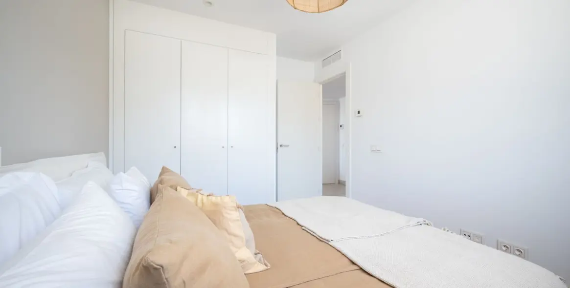 Продажа двухуровневого пентхауса в Altos de los Monteros 11