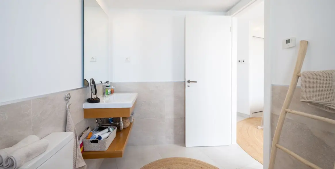 Продажа двухуровневого пентхауса в Altos de los Monteros 20