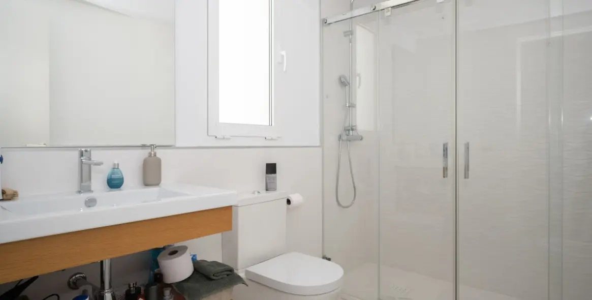 Продажа двухуровневого пентхауса в Altos de los Monteros 24