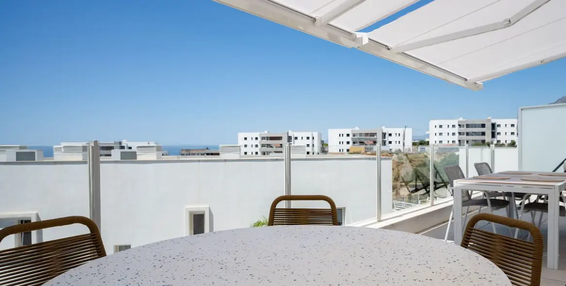 Продажа двухуровневого пентхауса в Altos de los Monteros 29