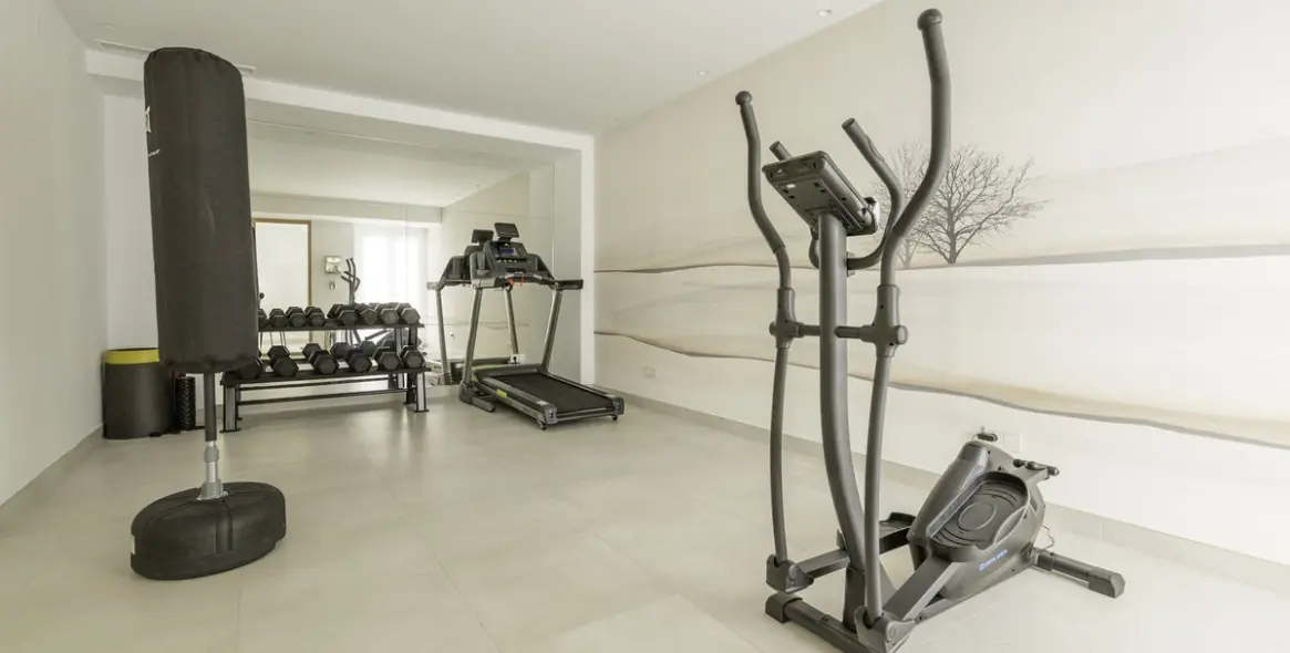 Продажа двухуровневого пентхауса в Altos de los Monteros 34