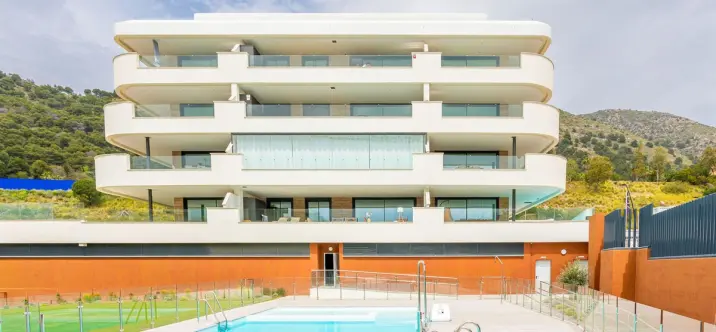 Venta de apartamento en planta media en Fuengirola 1