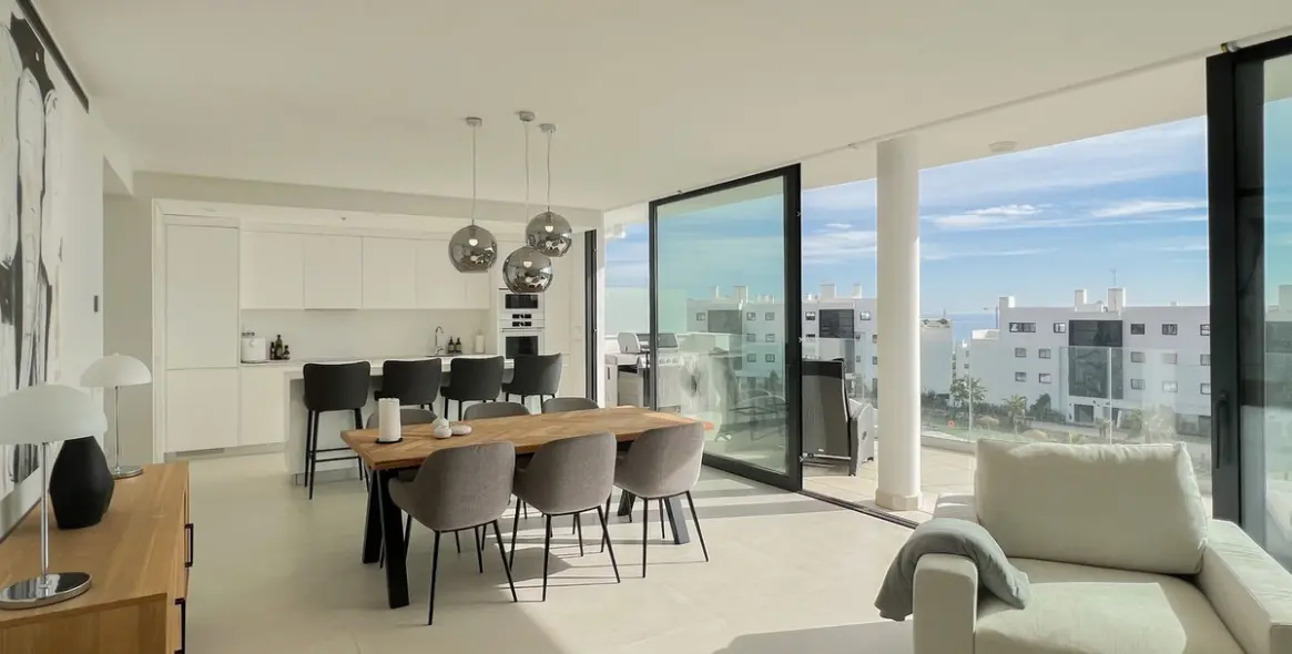 Venta de apartamento en planta media en Higueron 3