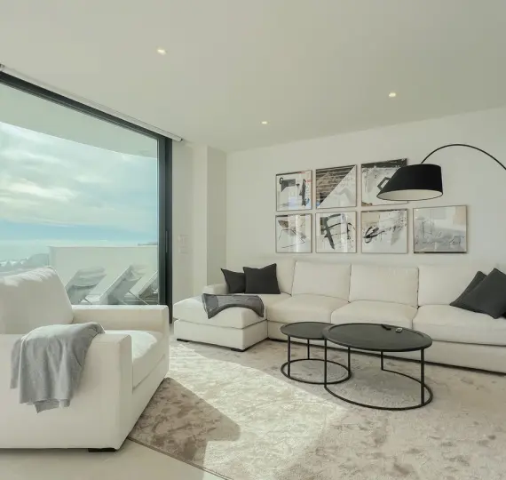 Venta de apartamento en planta media en Higueron