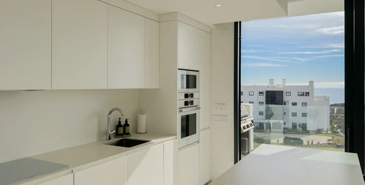 Venta de apartamento en planta media en Higueron 14